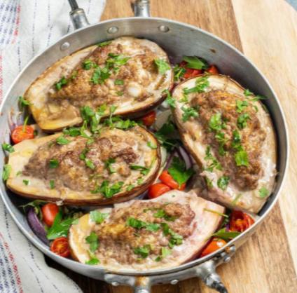 Berenjenas rellenas de heura y pimientos